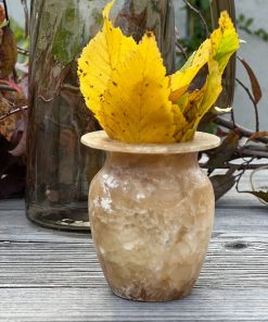 Petit vase en pierre