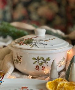 Soupière en porcelaine feuillages et baies