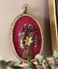 Cadre médaillon rouge fleurs séchées