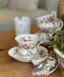 Tasse en porcelaine anglaise Royal Albert