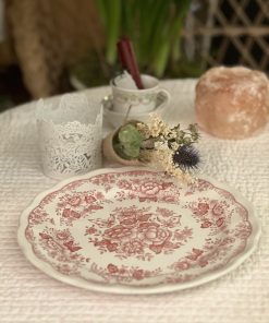 Assiette en porcelaine italienne à fleurs rouges