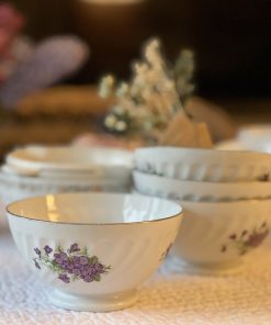 Bol ancien à fleurs violettes