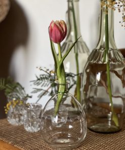 Soliflore en verre à petites fleurs