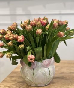 Cache-pot ancien en barbotine Tulipes