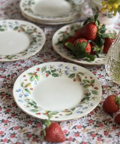 Assiette en porcelaine anglaise Strawberry Fields