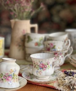 Tasse en porcelaine anglaise Moss Rose