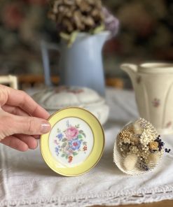 Coupelle fleurie en porcelaine