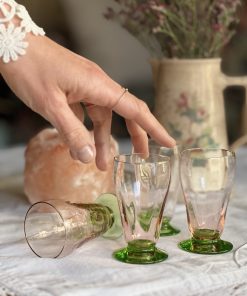 Petit verre rose vintage