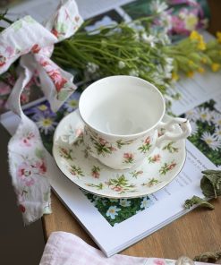Tasse Roses en porcelaine anglaise