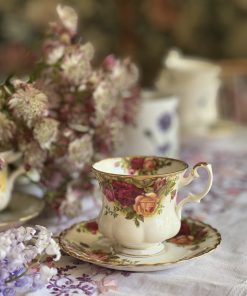 Tasse Old Country Roses en porcelaine anglaise