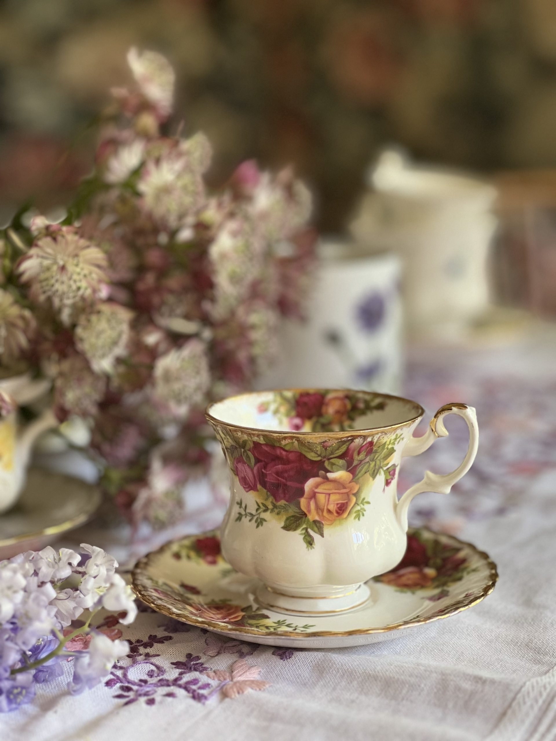 Set Tasse Et Soucoupe Avec Cuillère En Porcelaine Anglaise - Motif Rose Vintage, Dorures, Pour Thé Ou Café