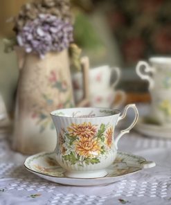 Tasse Novembre en porcelaine anglaise