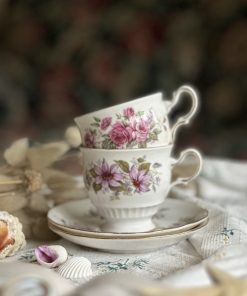 Tasse Queen Anne en porcelaine anglaise