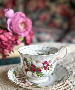 Tasse à thé Décembre Royal Albert