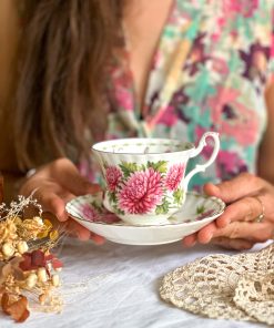 Tasse à thé Novembre Royal Albert