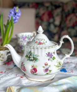 Théière vintage Flowers of the Month Royal Albert