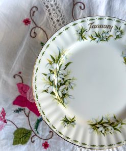 Alternative view of Assiette Janvier Royal Albert