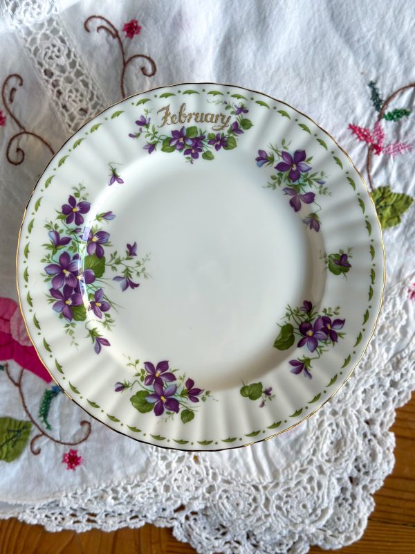 Assiette Février Royal Albert