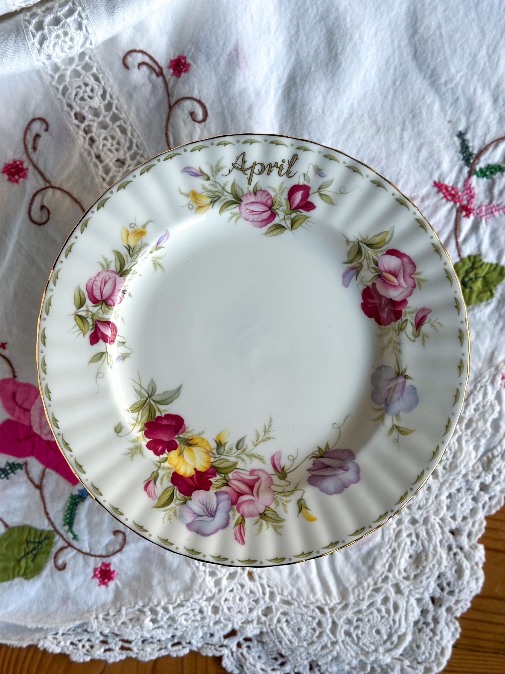 Assiette Avril Royal Albert