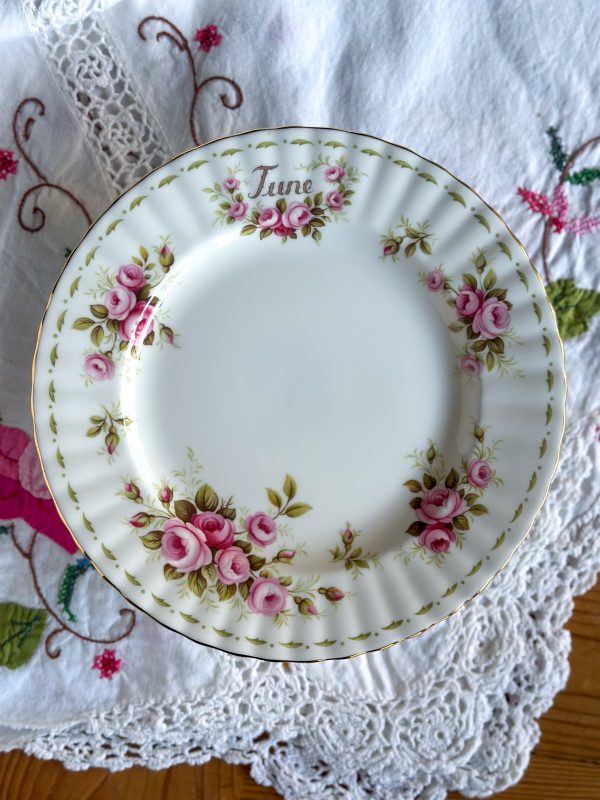 Assiette Juin Royal Albert