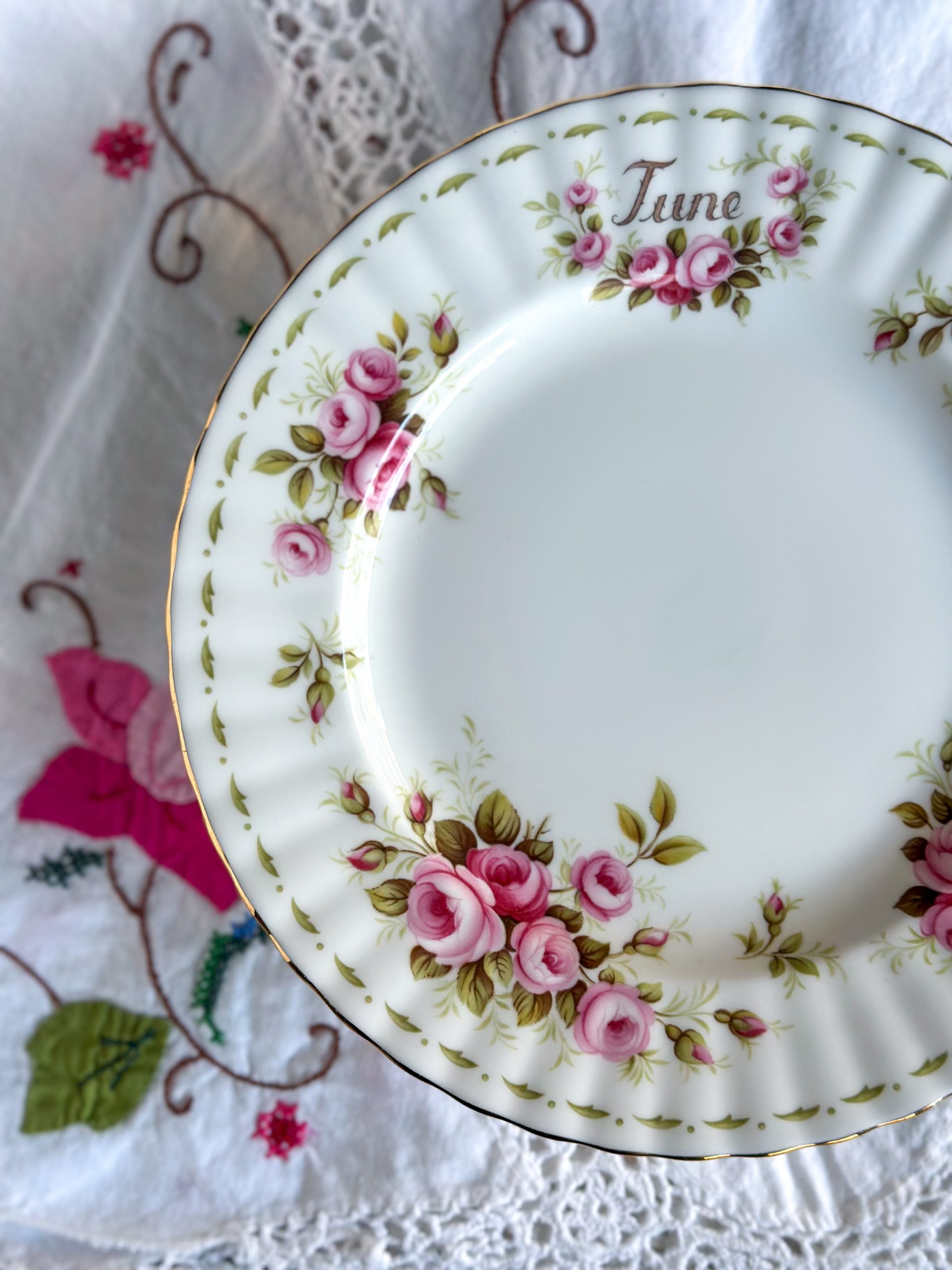 Assiette Juin Royal Albert – Image 2