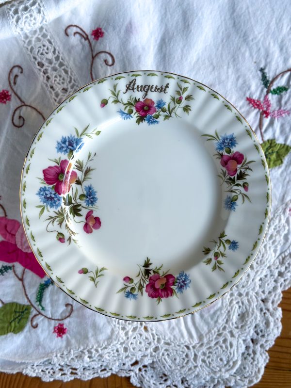 Assiette Août Royal Albert