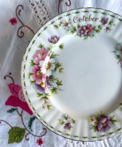 Alternative view of Assiette Octobre Royal Albert