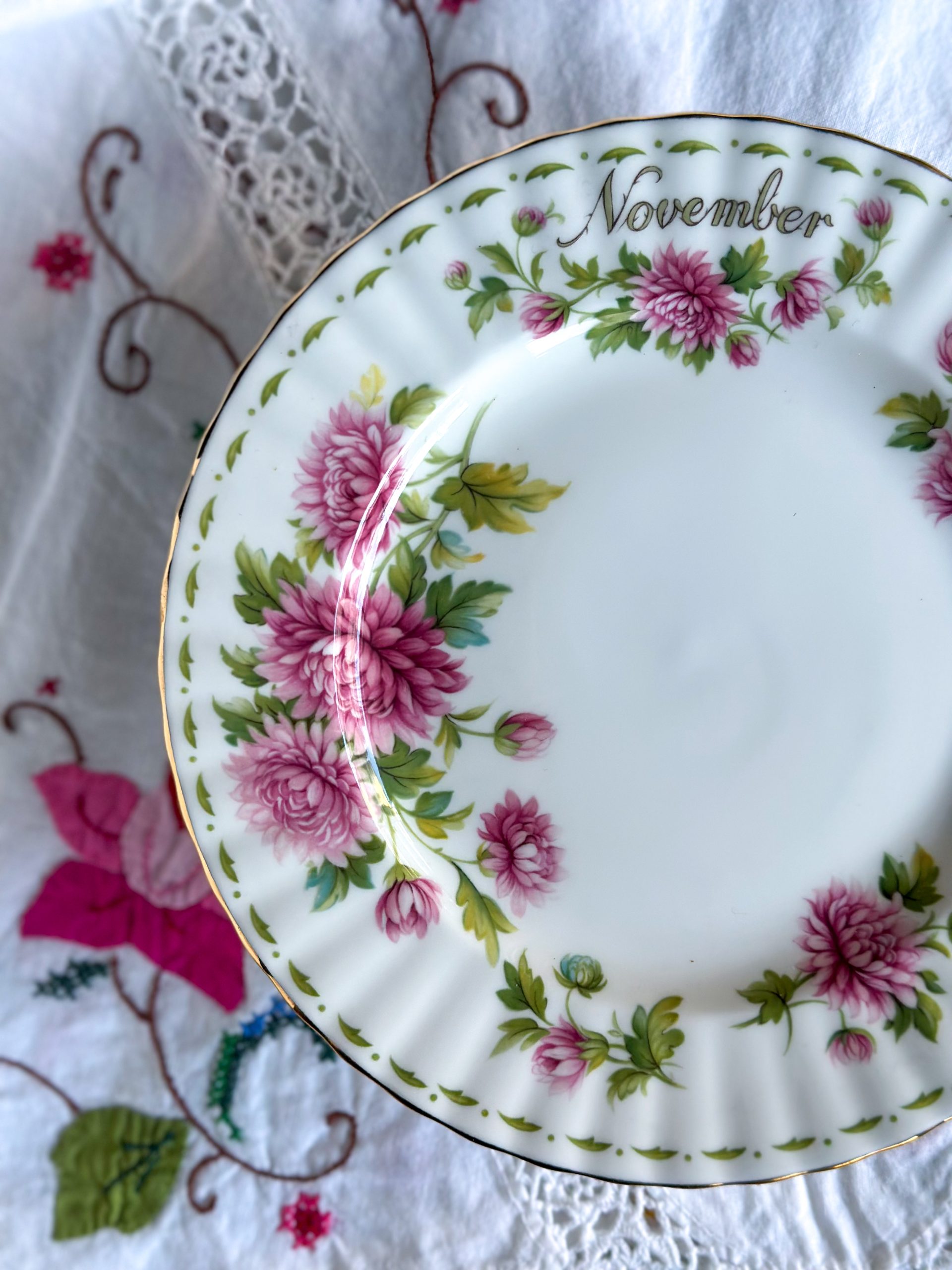 Assiette Novembre Royal Albert – Image 2