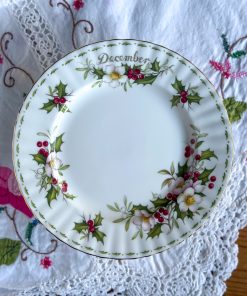 Assiette Décembre Royal Albert