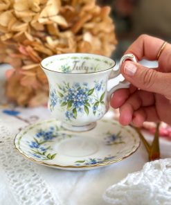 Alternative view of Tasse à café Juillet Royal Albert