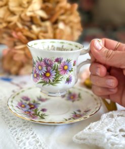 Alternative view of Tasse à café Septembre Royal Albert