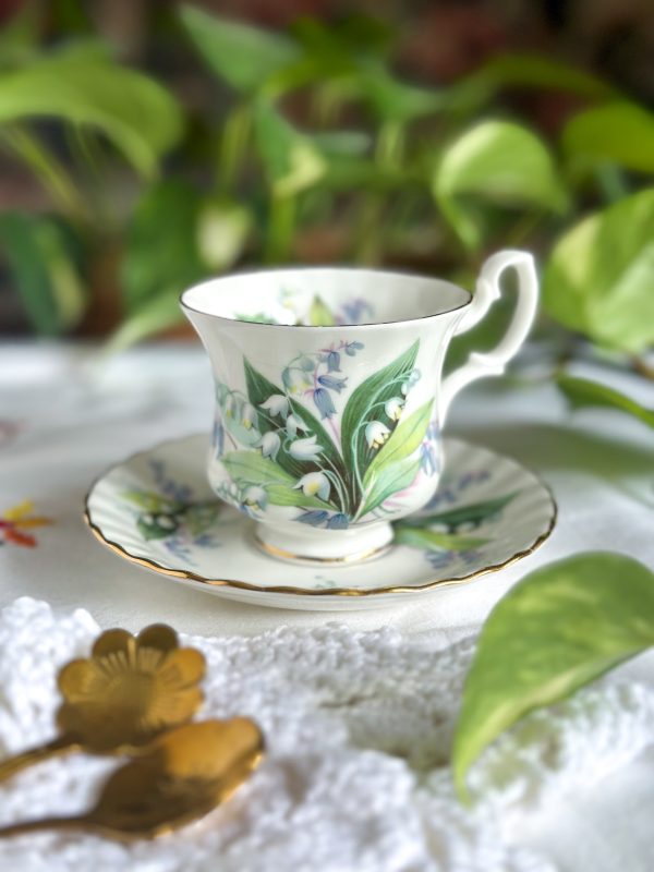 Tasse à café Cheverell Royal Albert